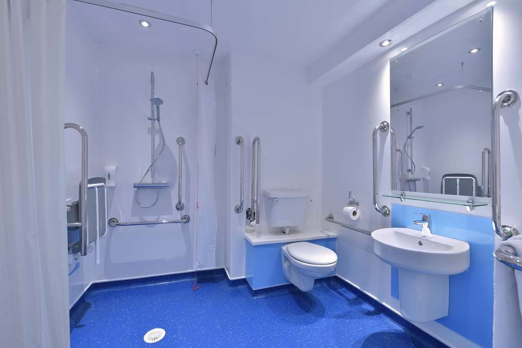 Travelodge Leeds Colton ガーフォース 部屋 写真